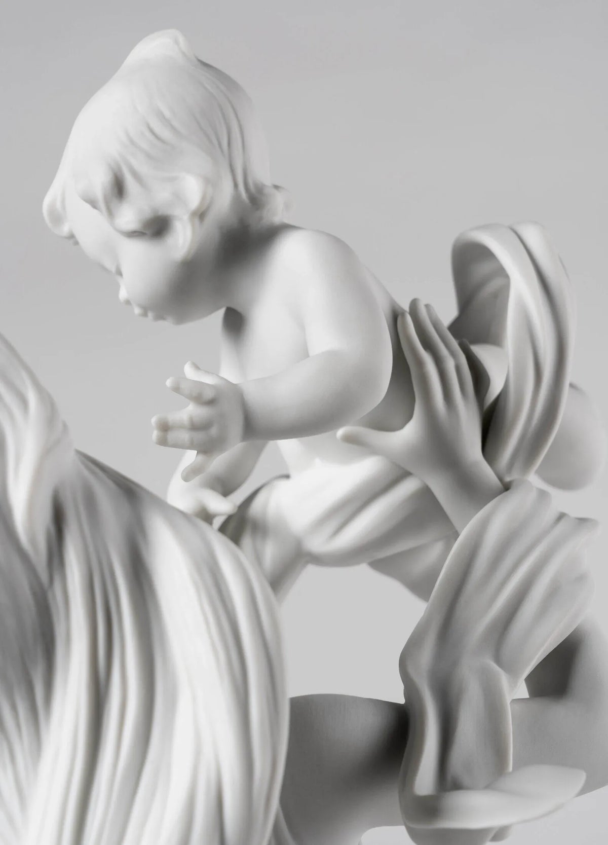 Lladró - Madre Il mio bellissimo bebè. Bianco mate