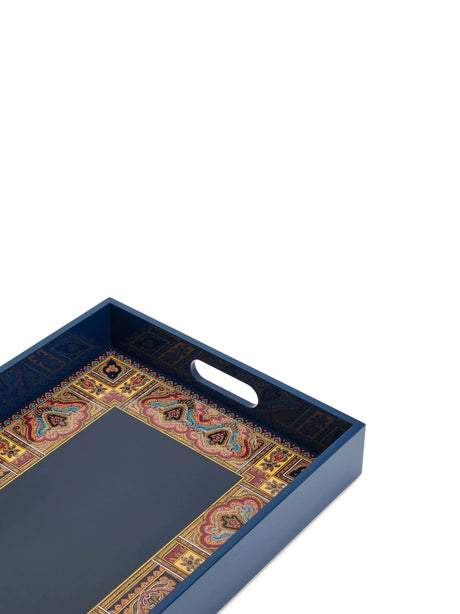 Dettaglio del bordo decorativo e della maniglia del vassoio ETRO